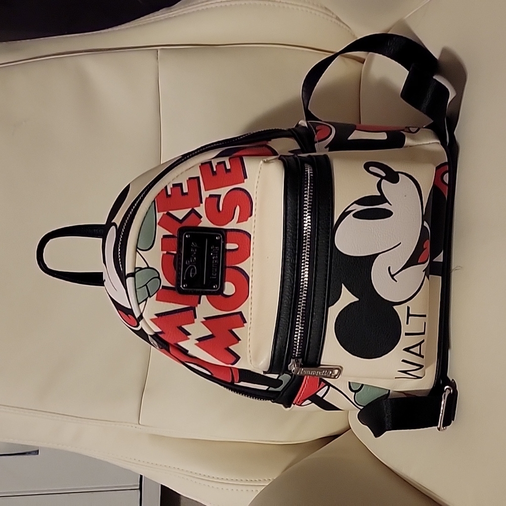 MICKEY MOUSE LOUNGEFLY